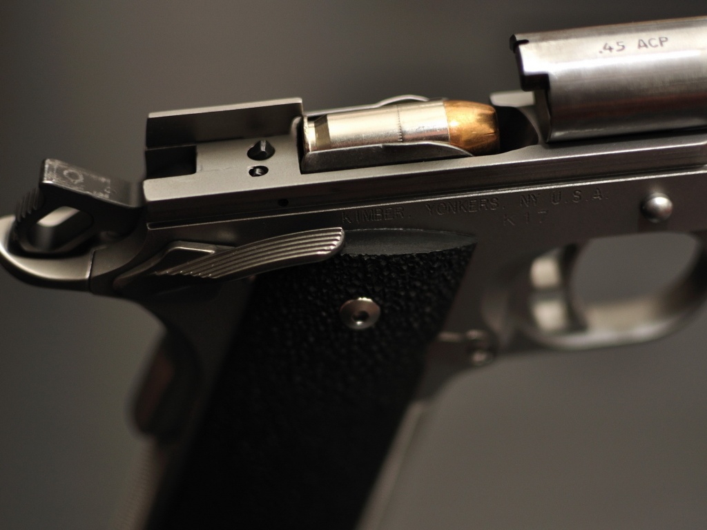 Разобранный пистолет обои