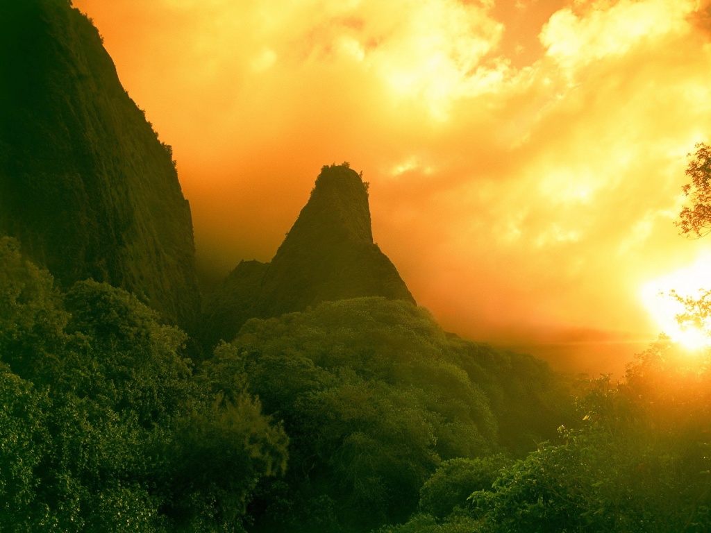 Заросшие джунглями горы обои