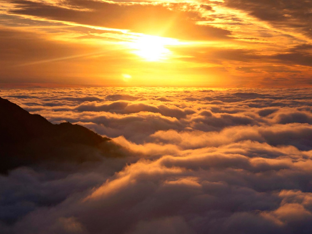 Горы выше облаков обои