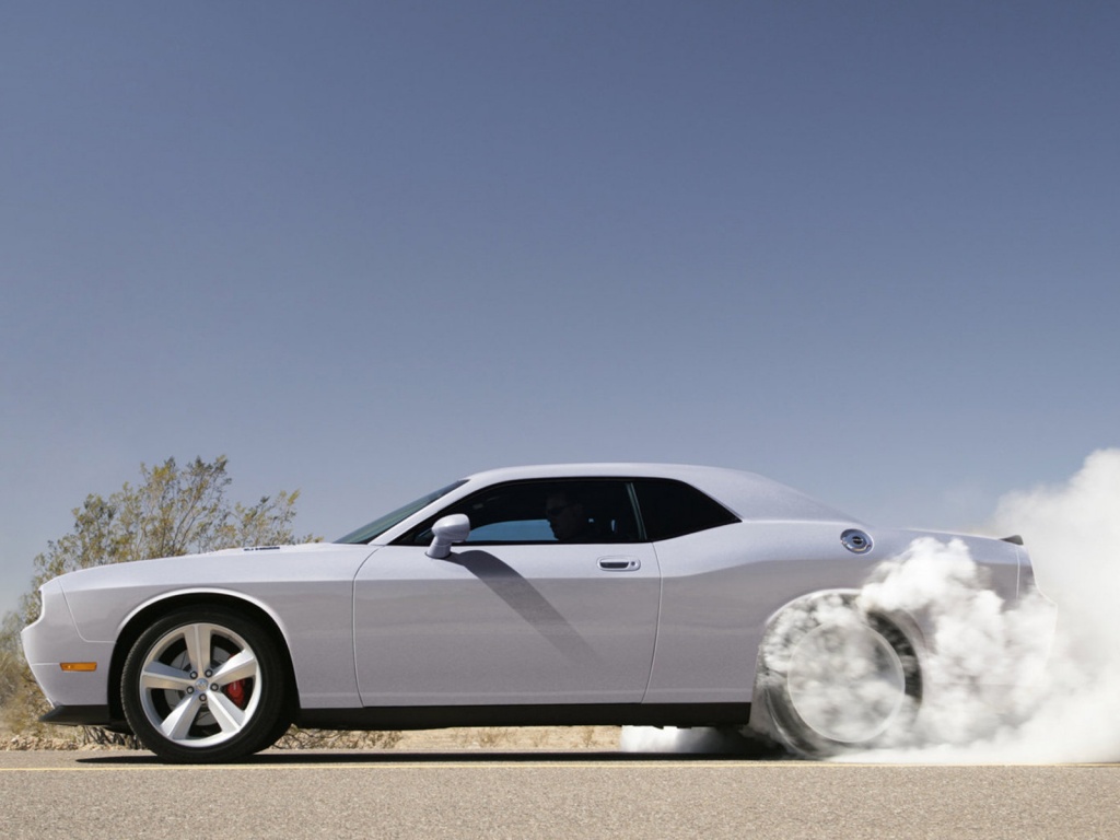 Стартующий Форд Мустанг обои