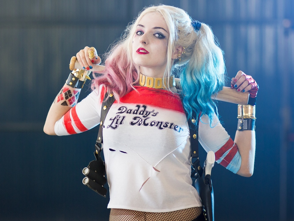 Daddy's lil monster обои