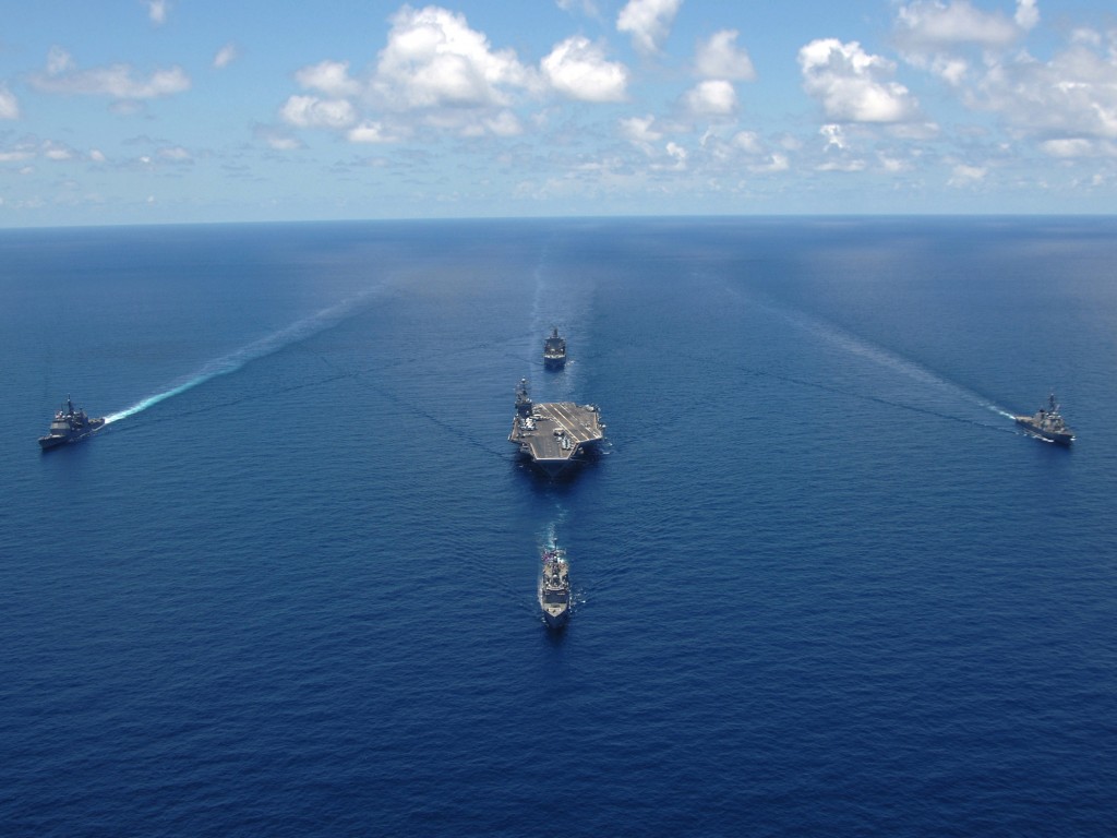 Авианосец с эскортом обои