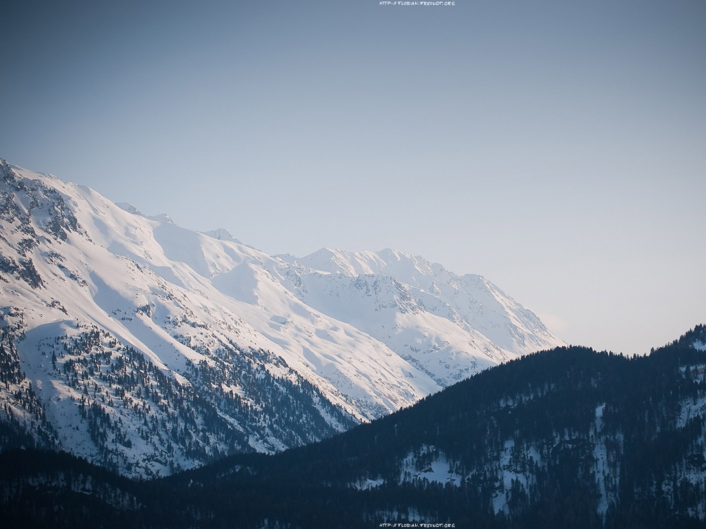 Горные вершины зимой обои