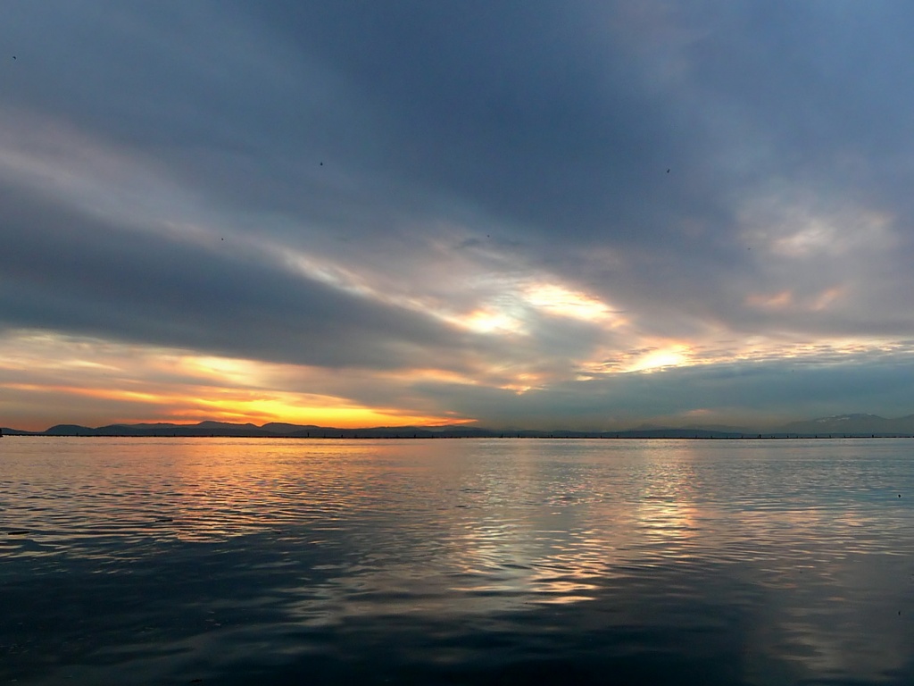 Живописное озеро обои