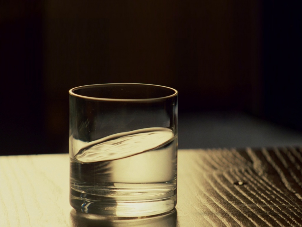 Стакан воды из Начала обои