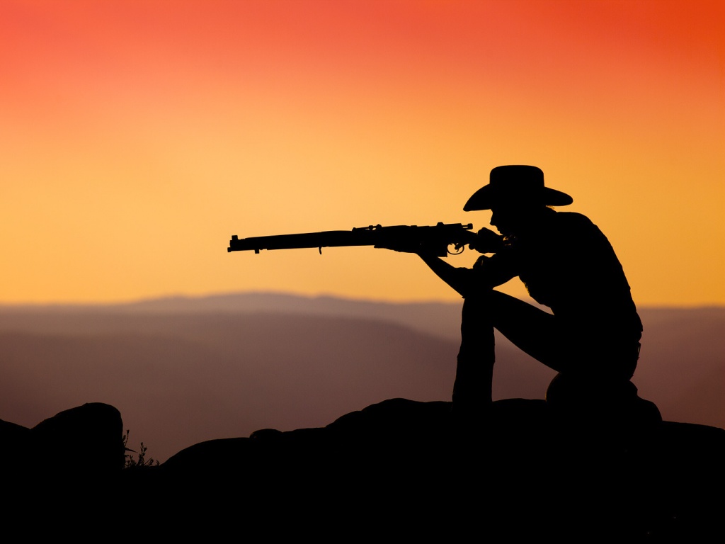 Стрелок на закате обои