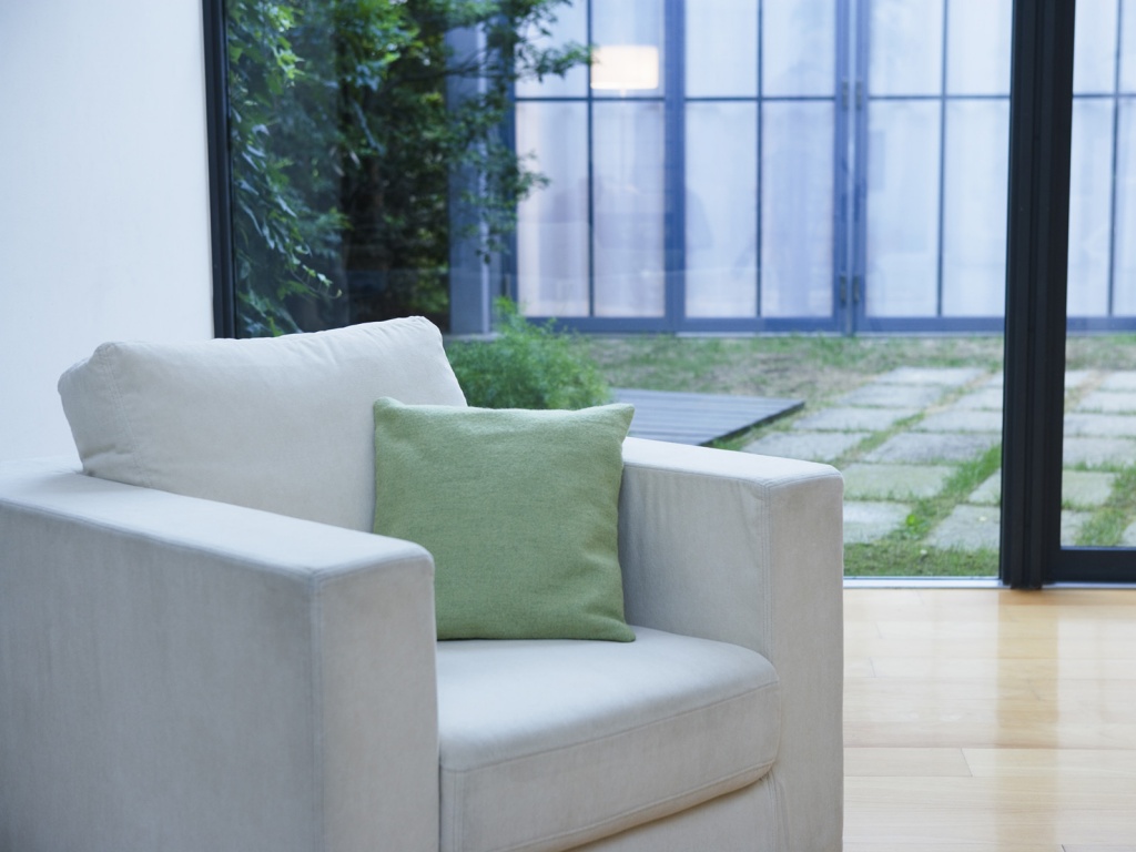 Кресло на даче обои