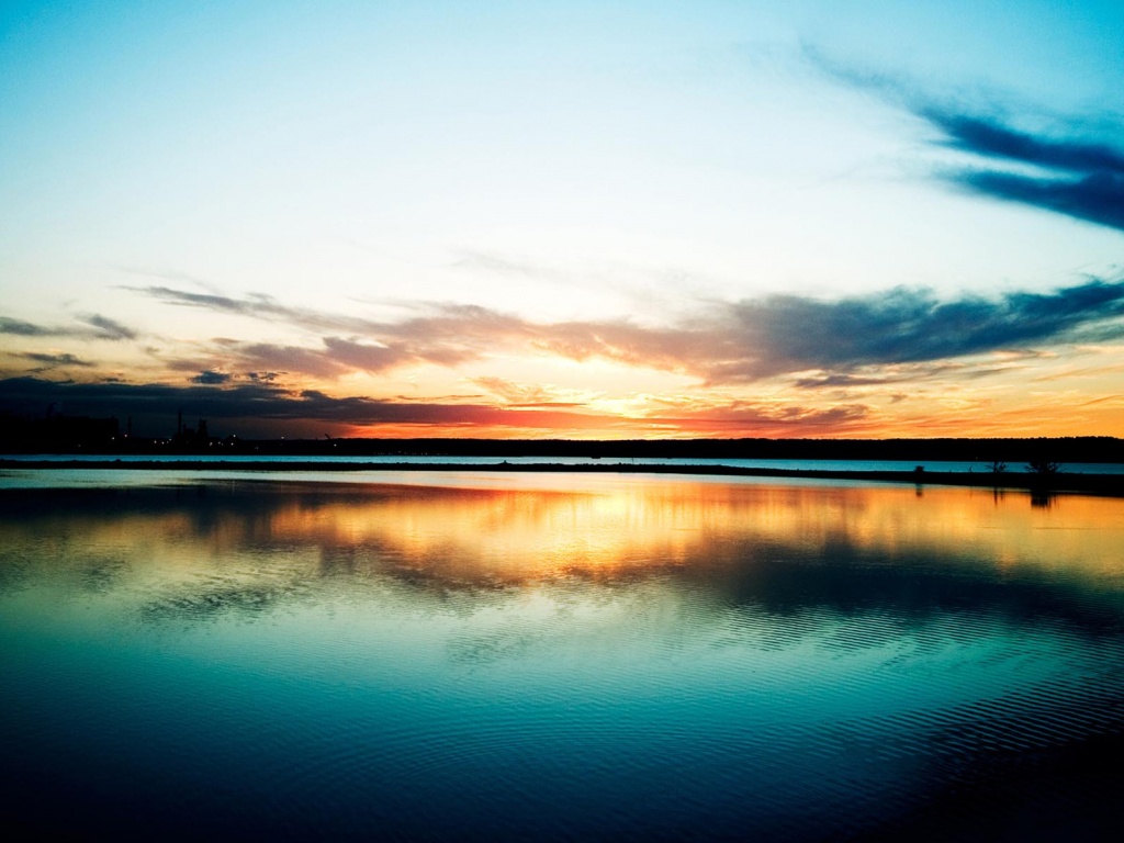 Закат над озером обои