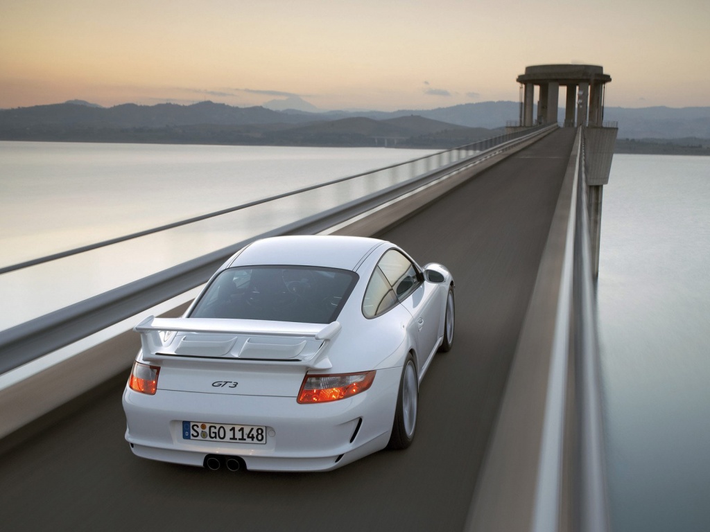 Порше на дамбе обои