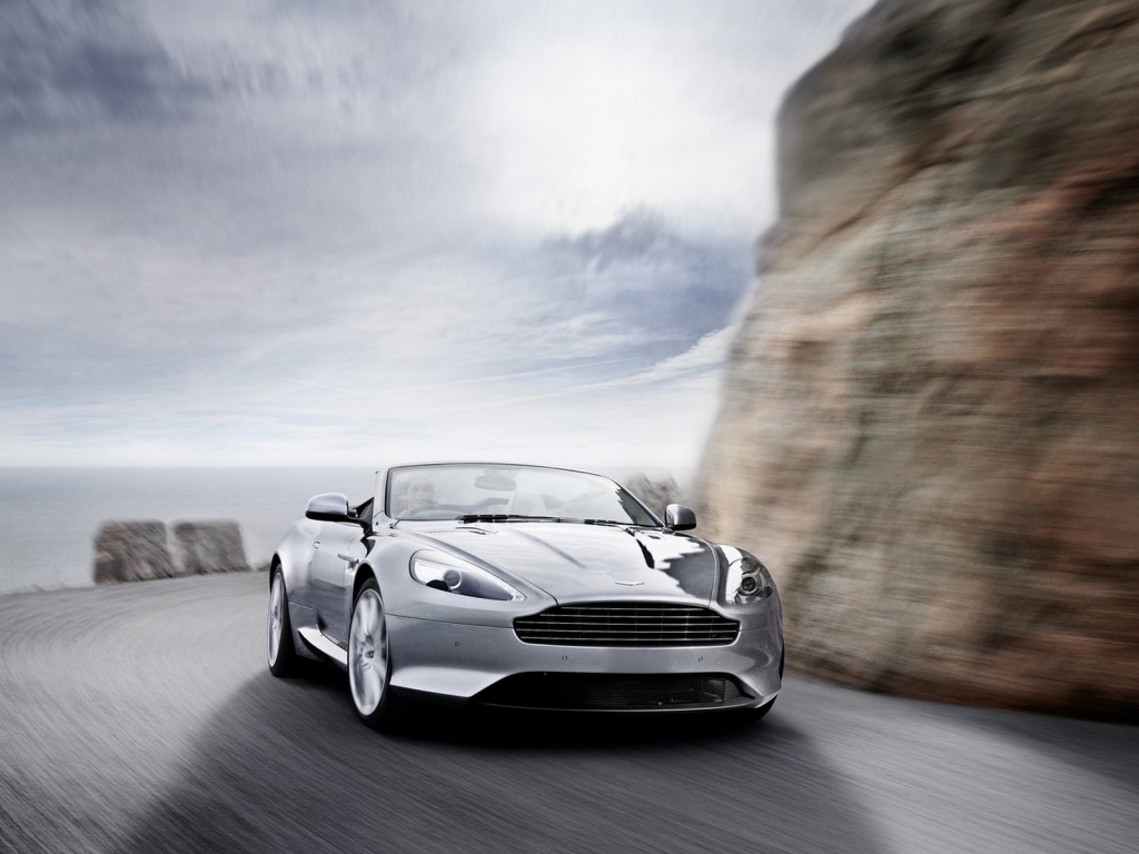 Aston Martin на повороте обои