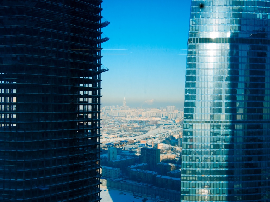 Строительство небоскреба в Москве обои