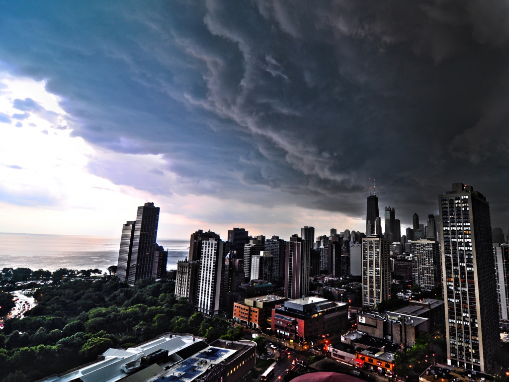 Туча над городом обои