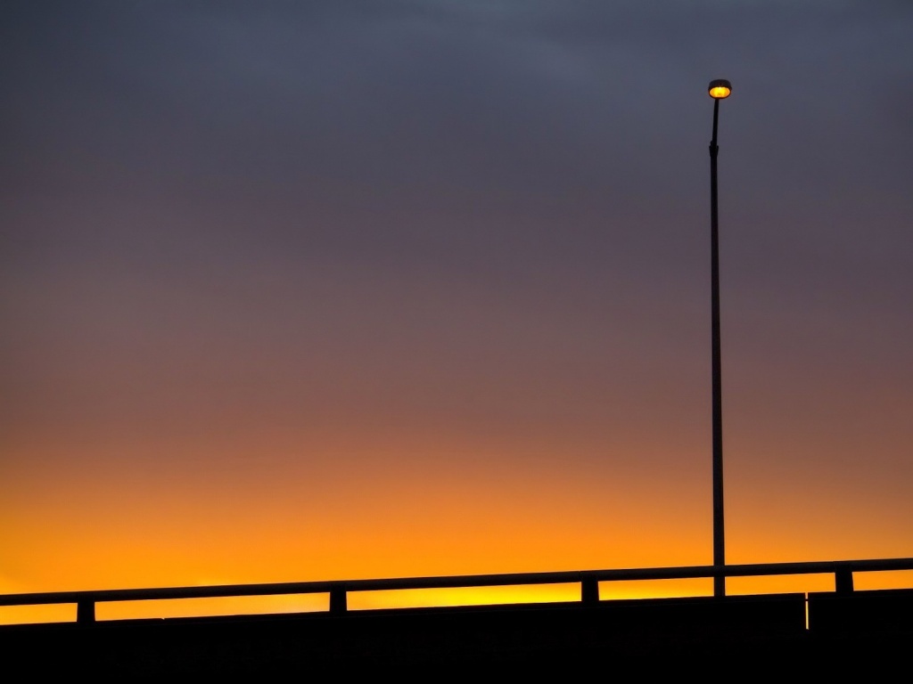 Одинокий фонарь обои