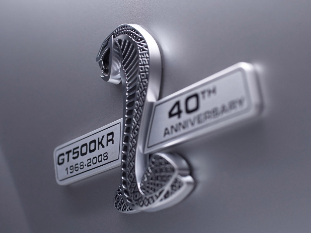 Шильдик Ford Mustang Shelby обои