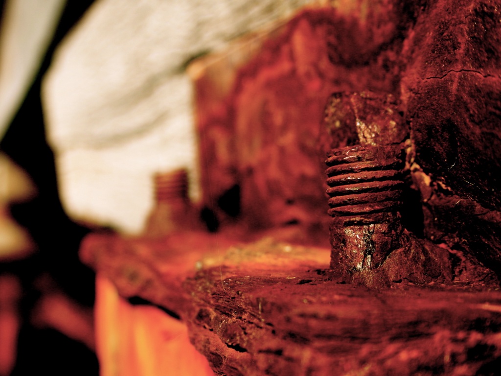 Проржавевшие болты обои