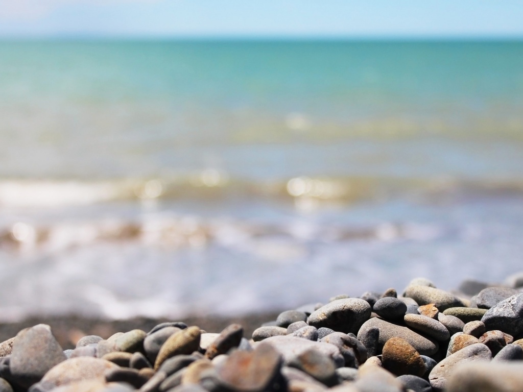 Пляж из гальки обои