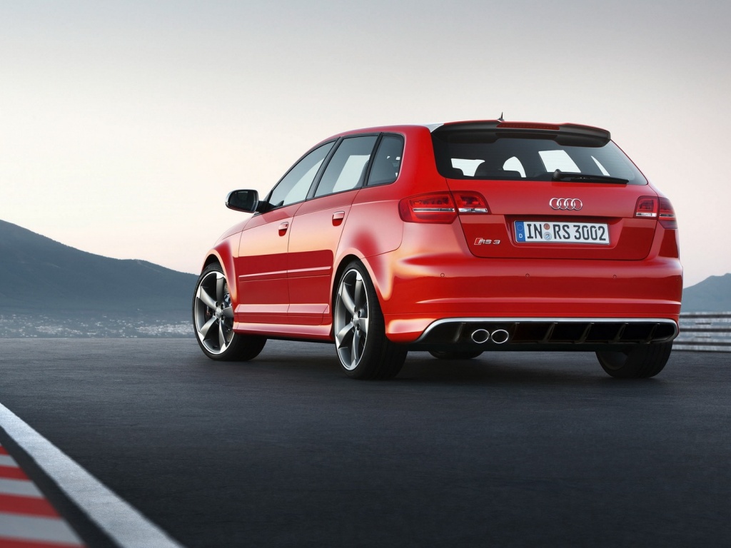 Audi модели RS3 сзади обои