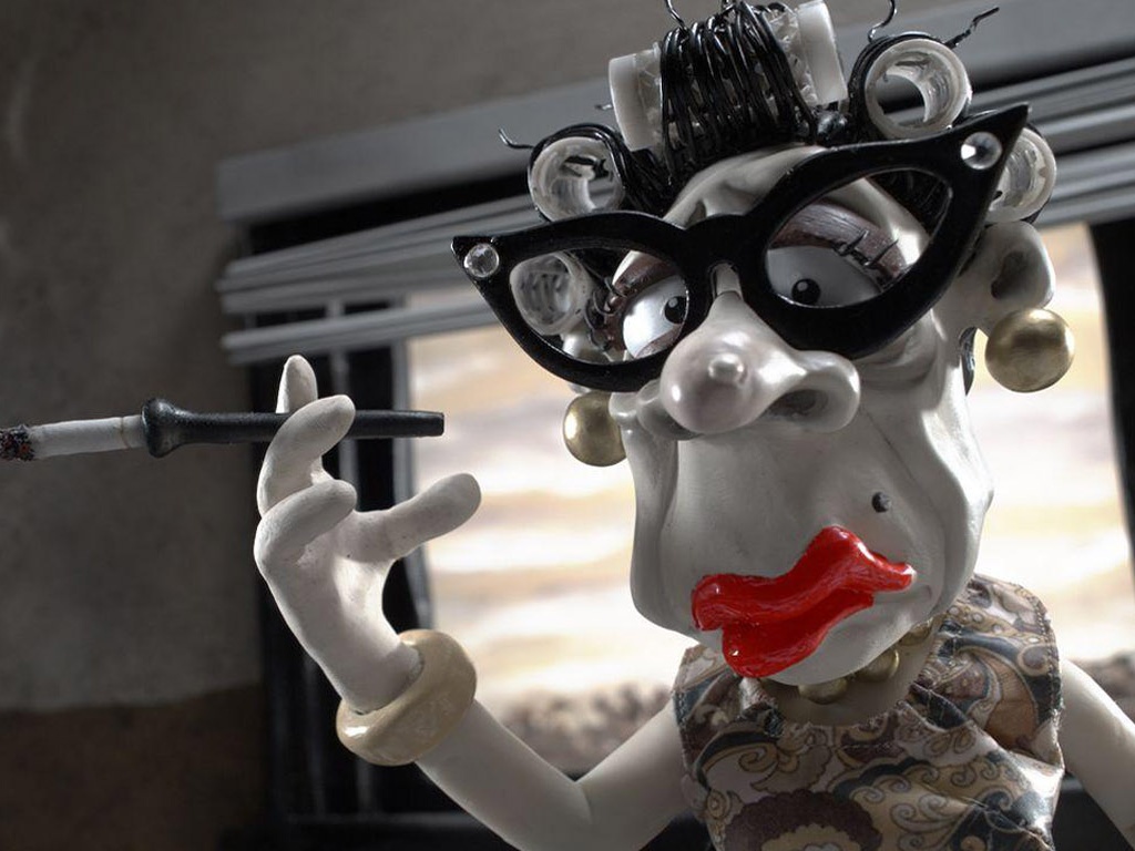 Курящая старушка обои