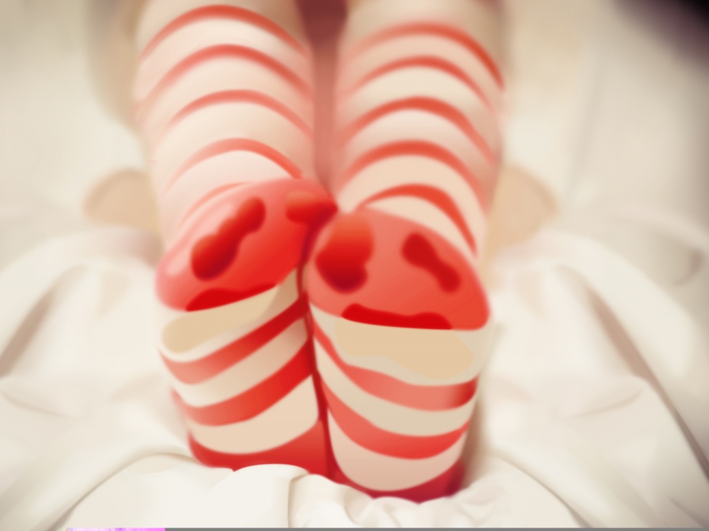 Ножки в полосатых чулках обои