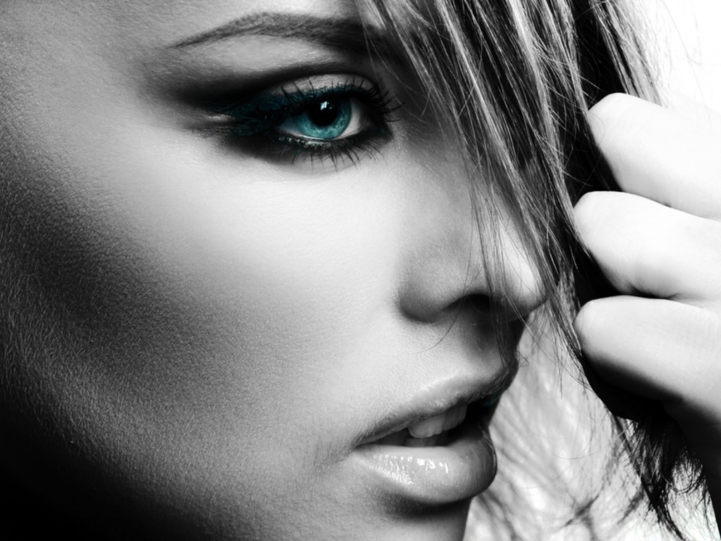 Глаза цвета моря обои