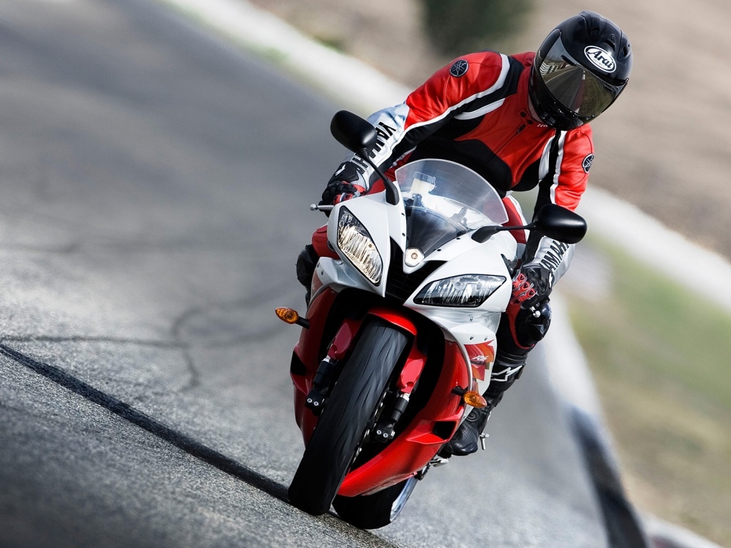 Мотоциклист на спортбайке обои