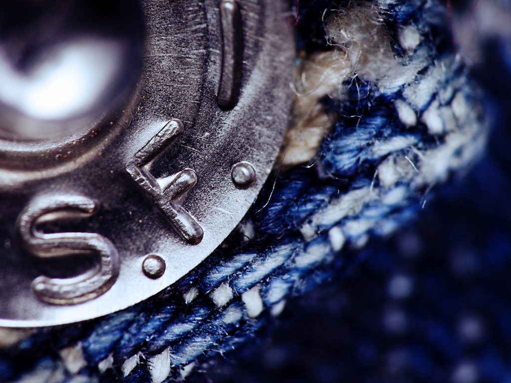 Заклепка на джинсах в макро обои