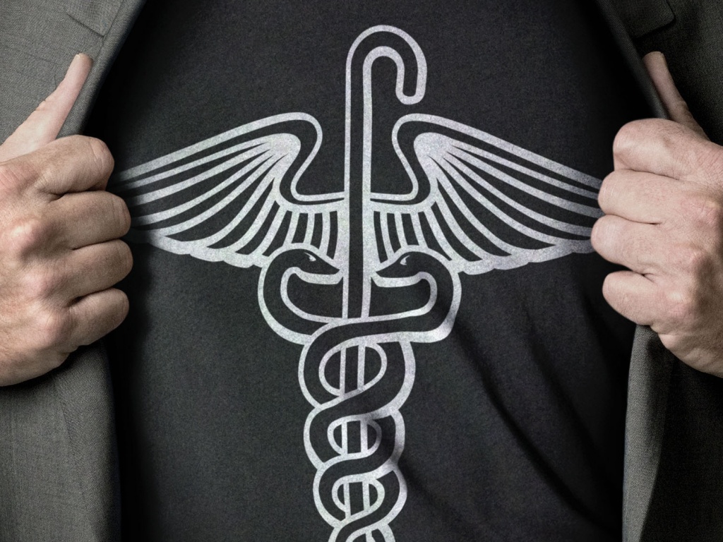 Футболка со змеями и тростью обои