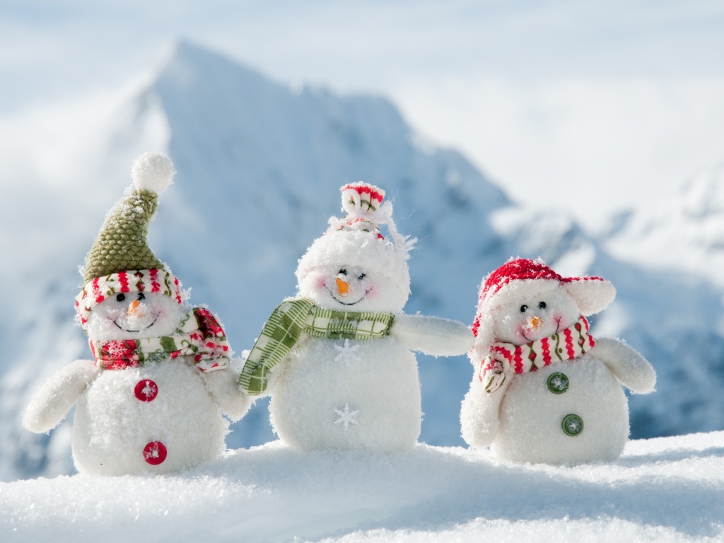 Три снеговика обои