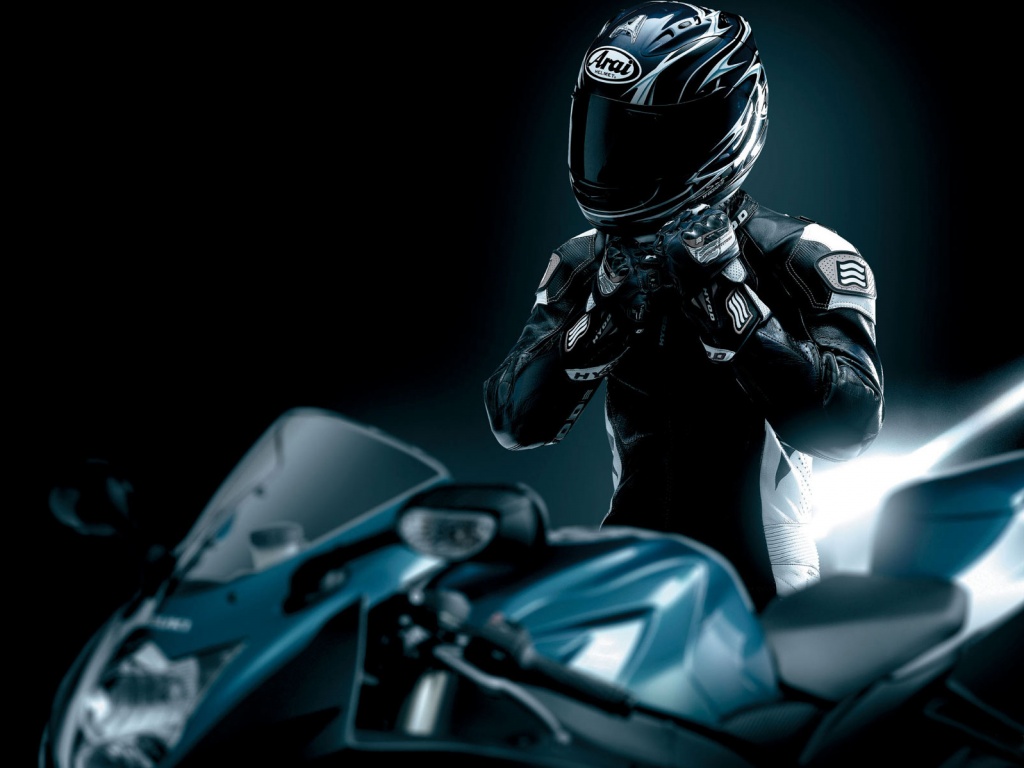 Мотоциклист в черном обои