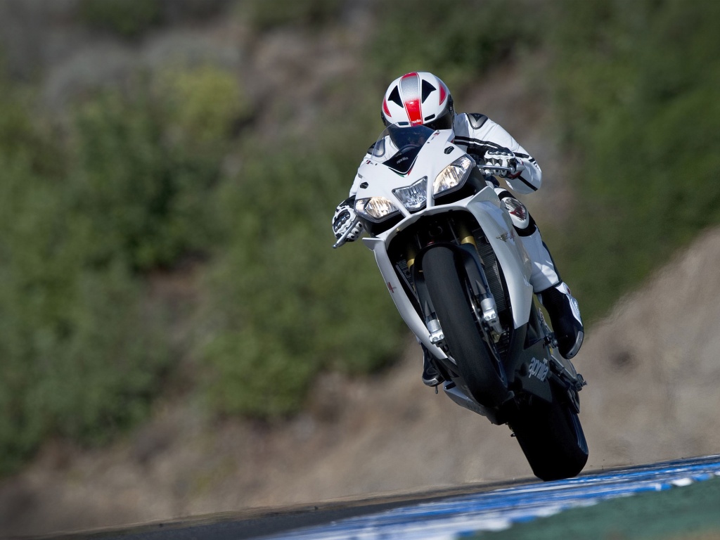 Спортбайк на козле обои