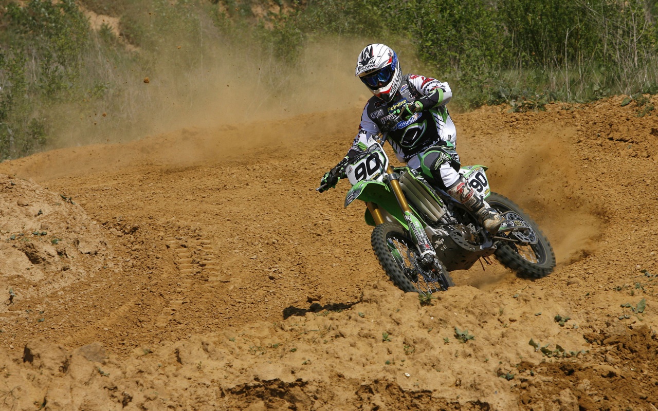 На мототреке обои