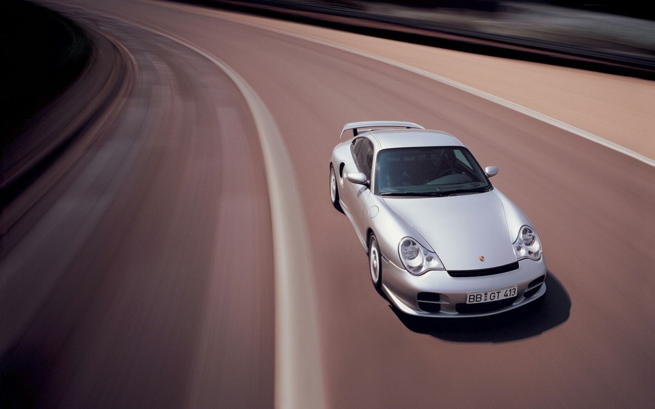 Порше на треке обои