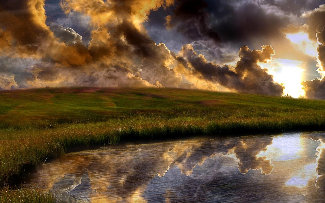 Тучи над лугом обои