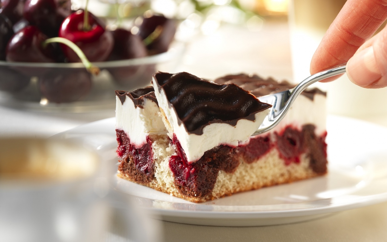 Вишневое пирожное обои