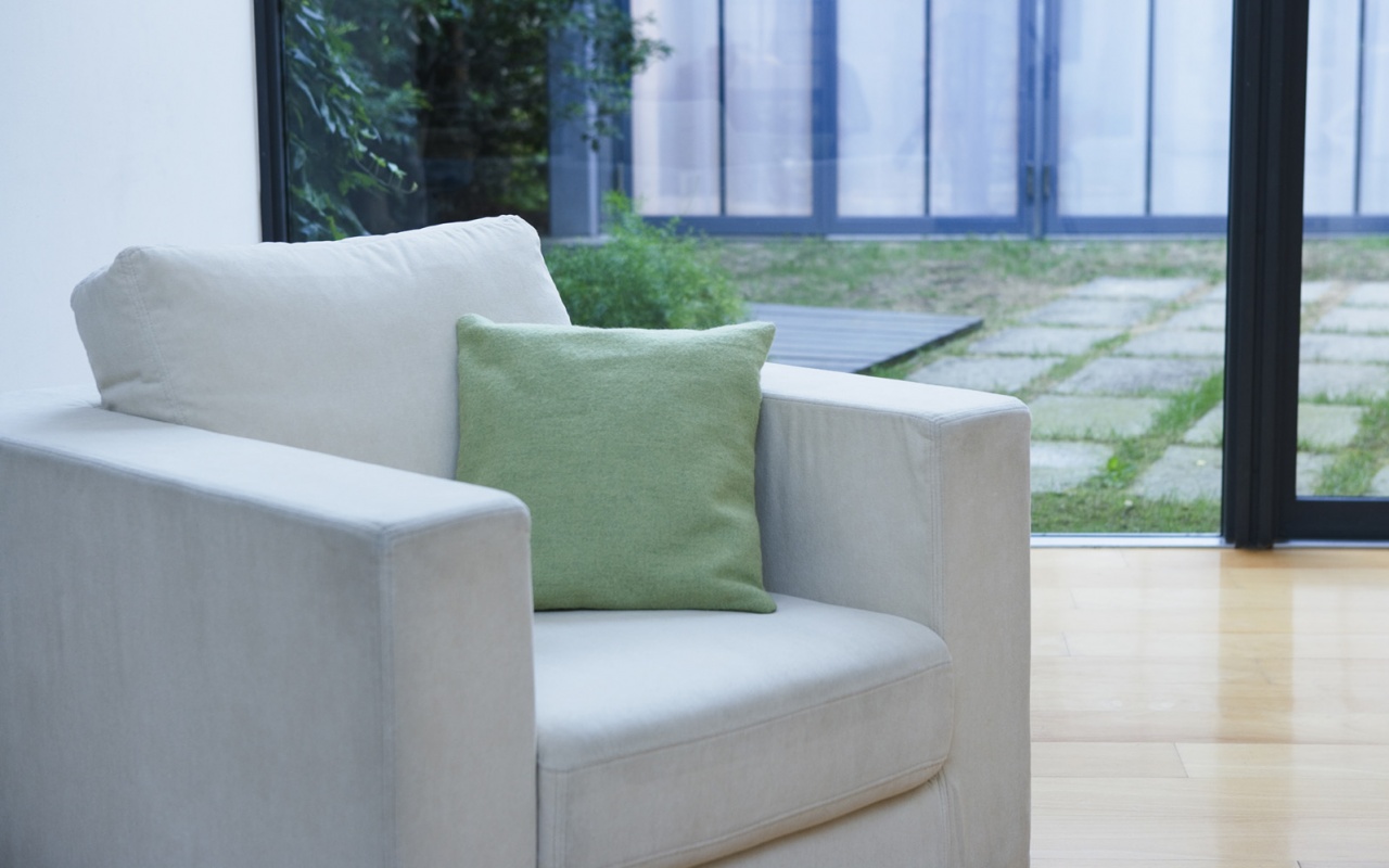 Кресло на даче обои