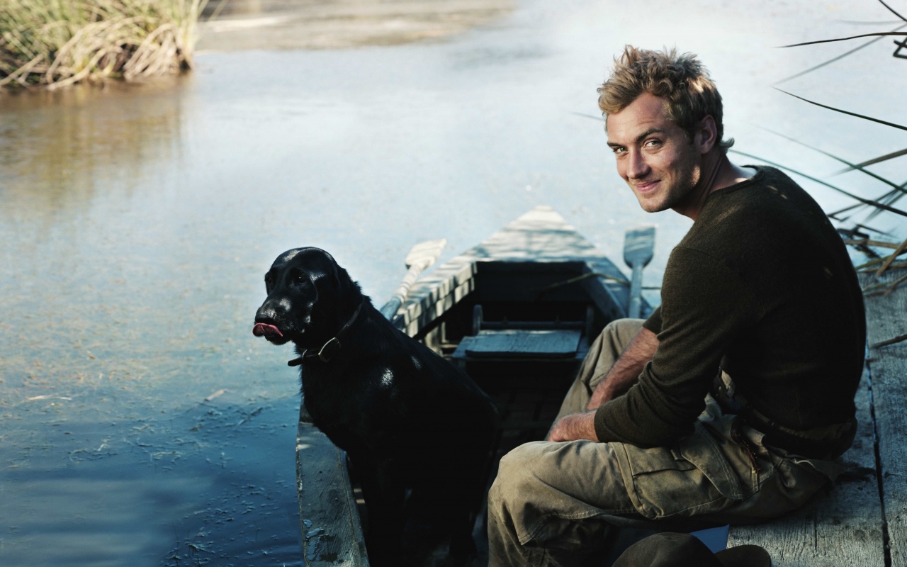 Джуд Лоу на лодке обои