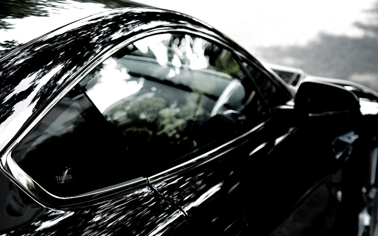 Астон-мартин боковое стекло обои