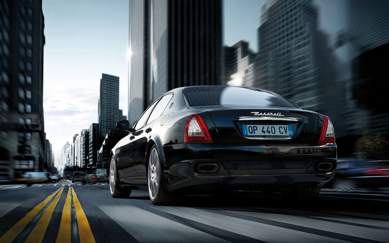 Maserati Quattroporte в городе обои