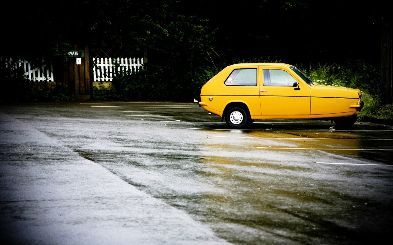 Трёхколёсный ретро автомобиль обои