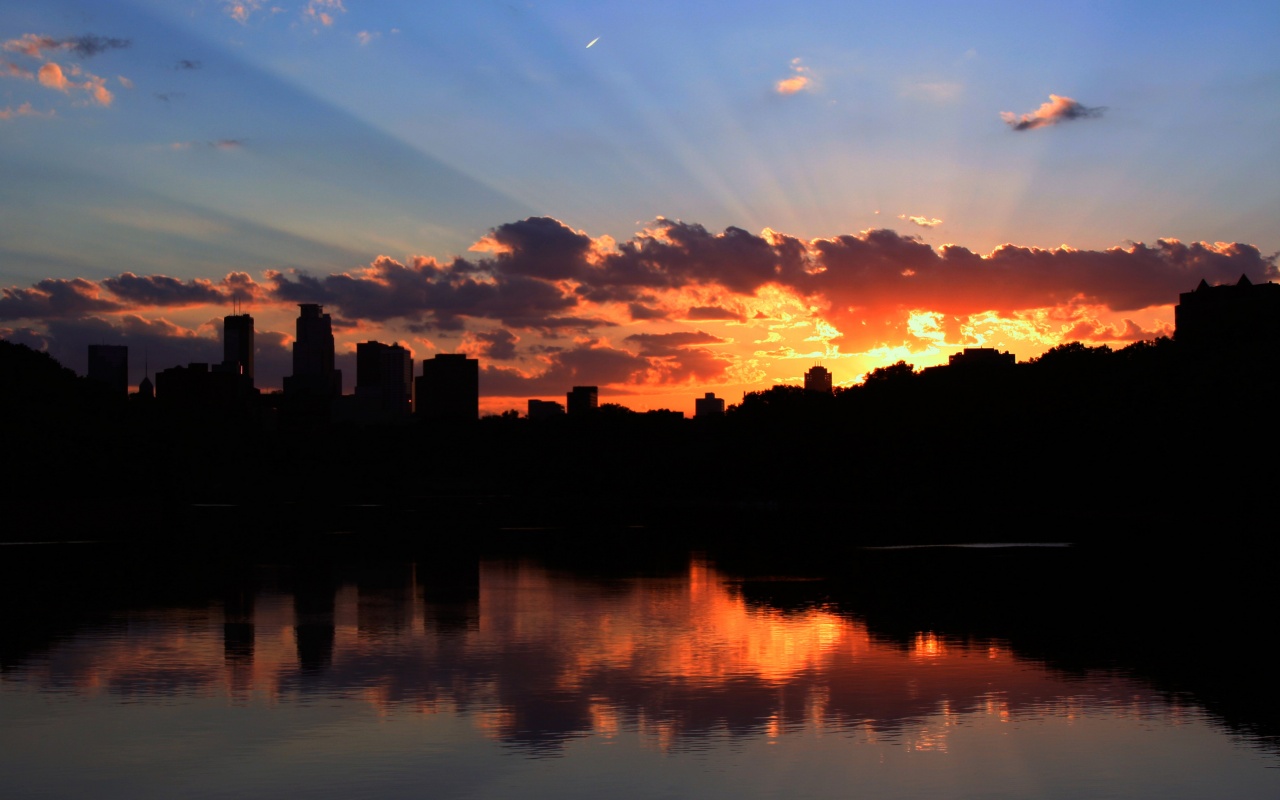 Закат над городом обои