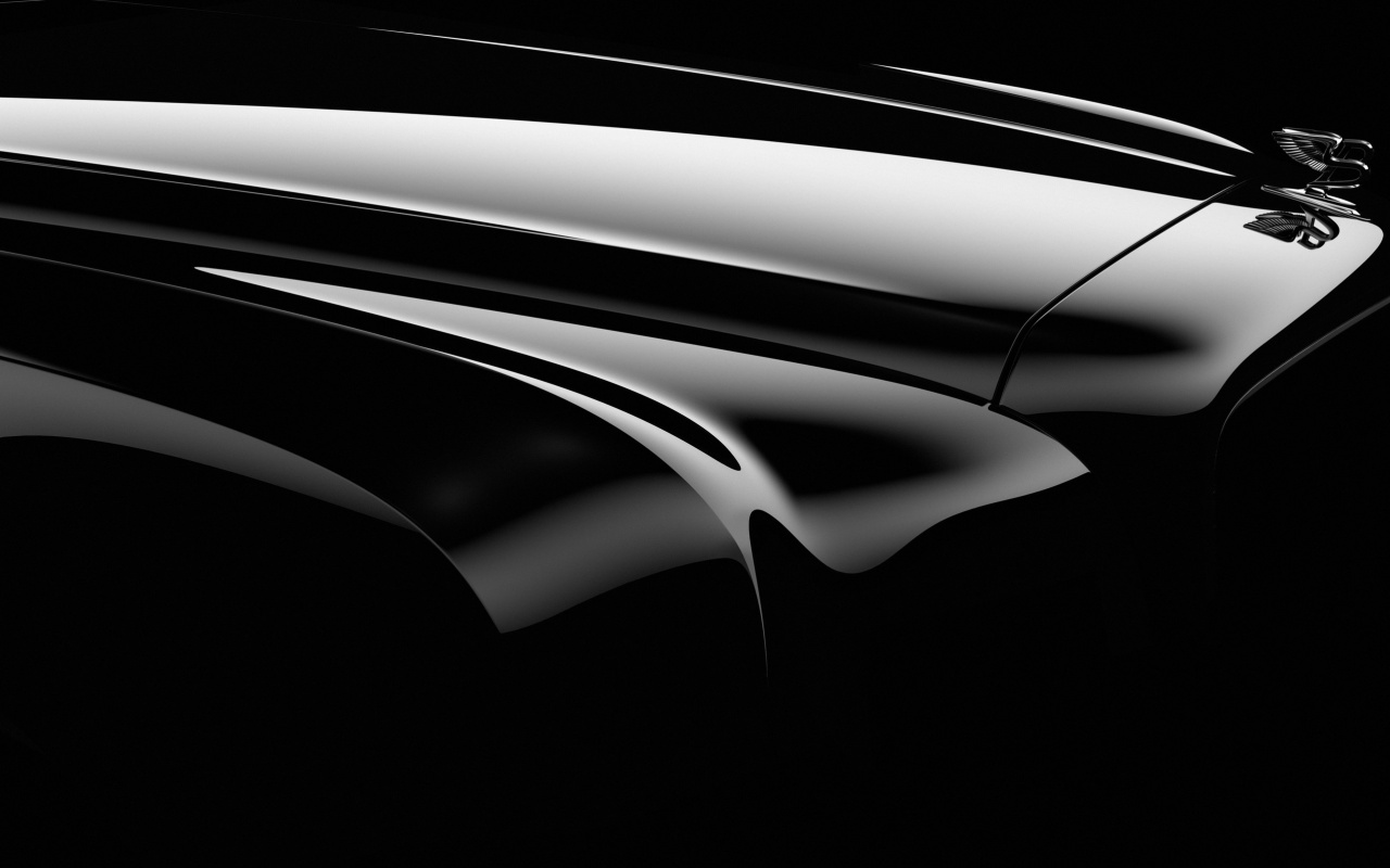 Капот чёрного авто обои