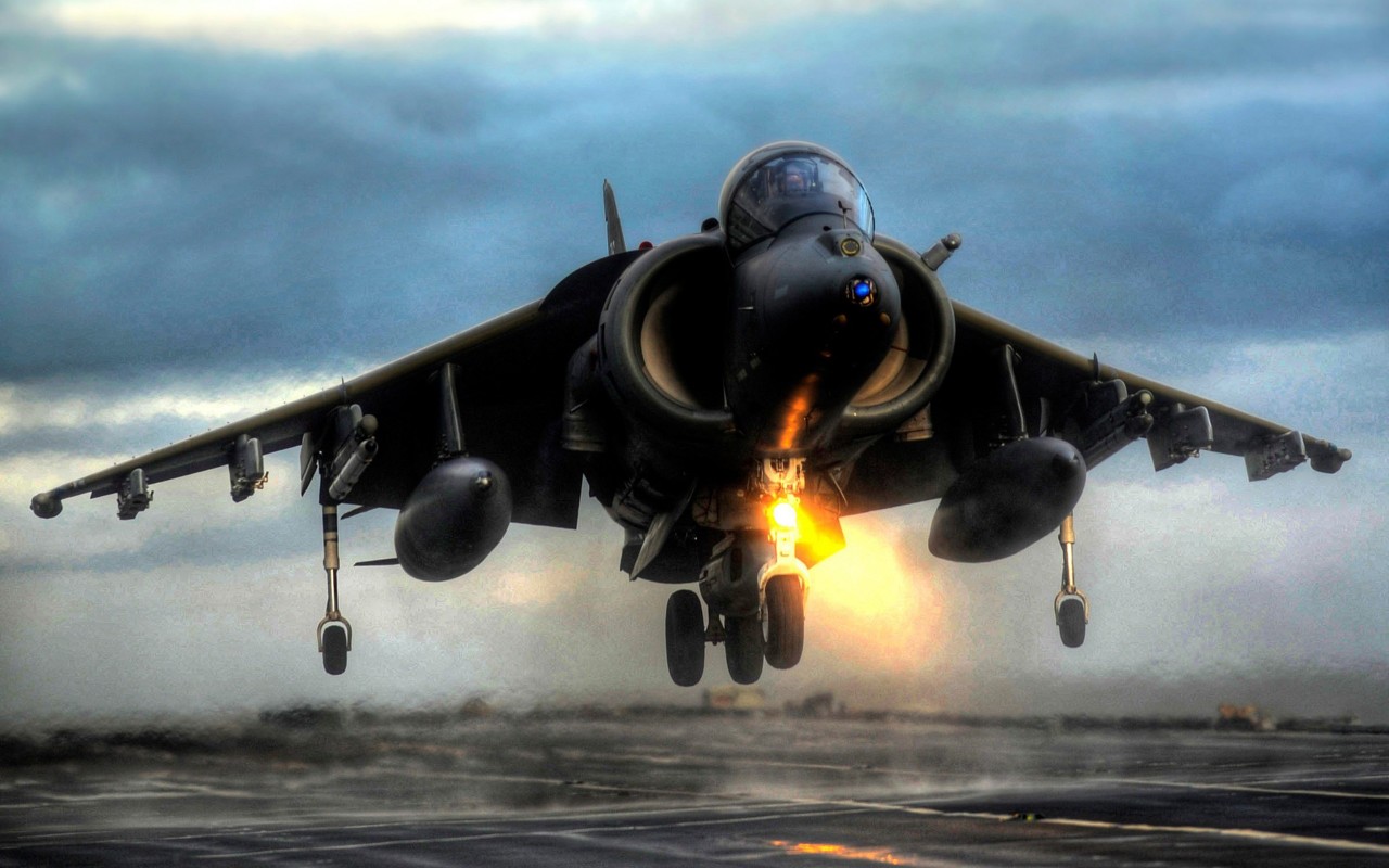Истребитель на взлете обои