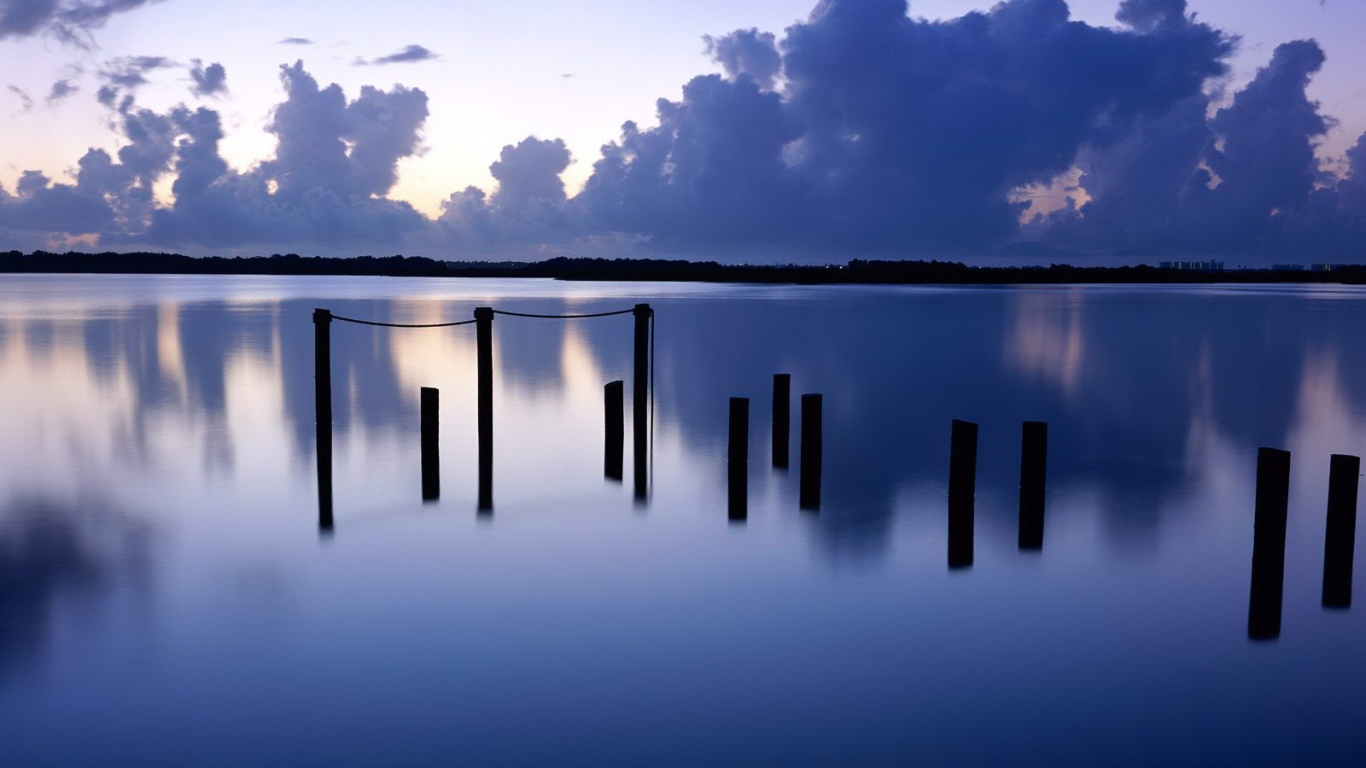 Столбики из воды обои