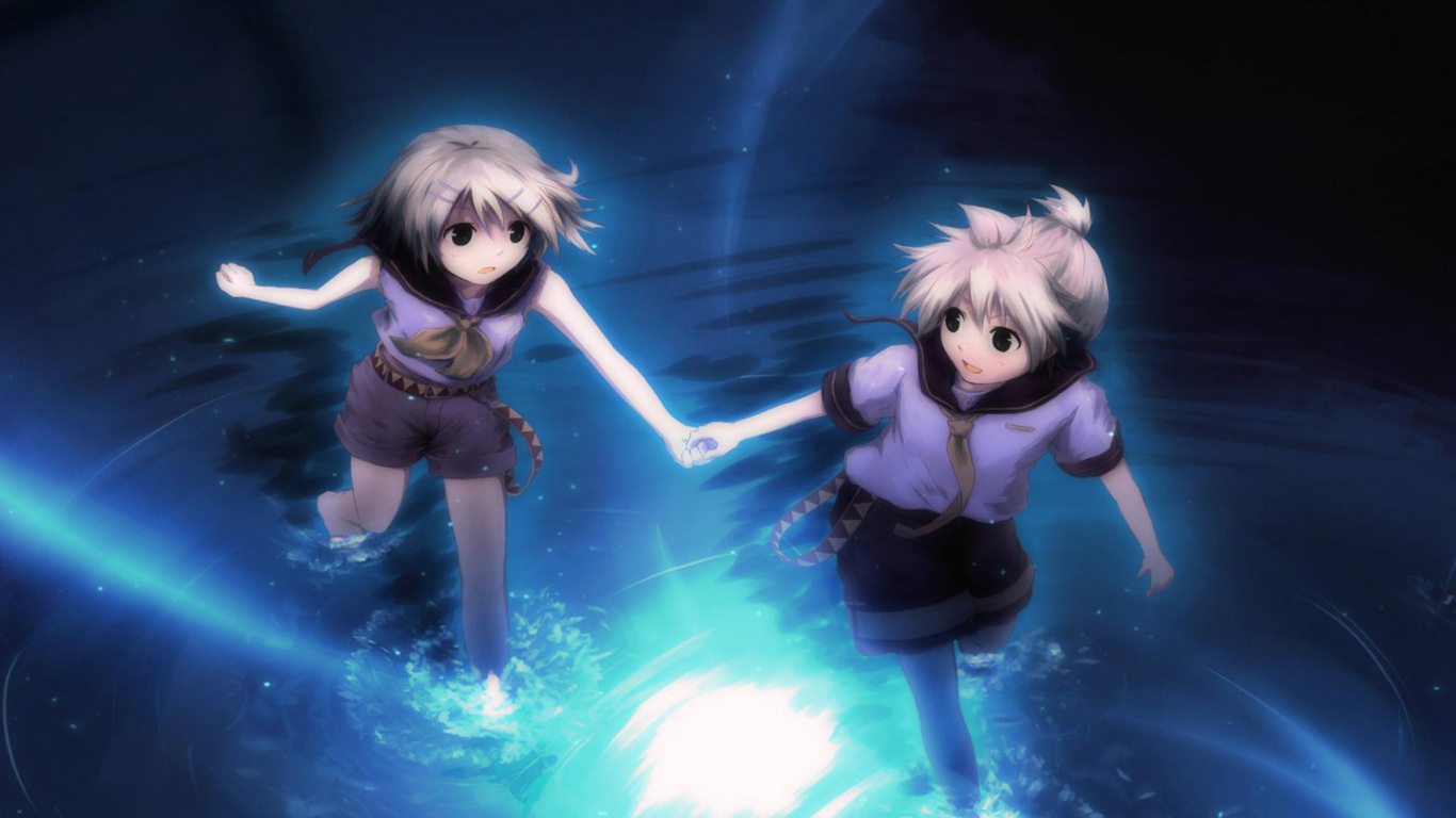 Девочки бегут по воде обои