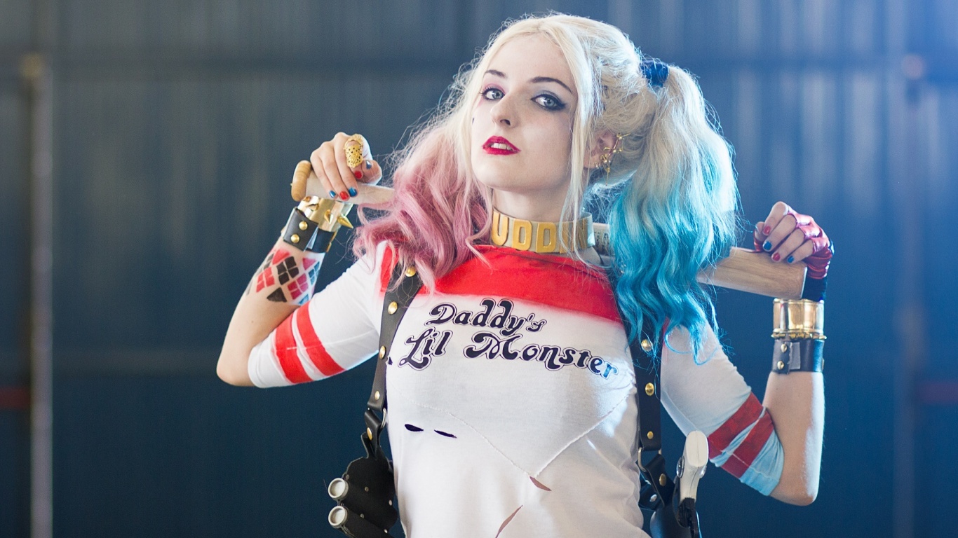 Daddy's lil monster обои