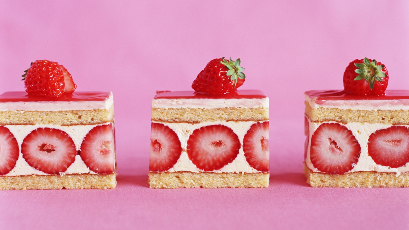 Ломтики клубничного торта обои