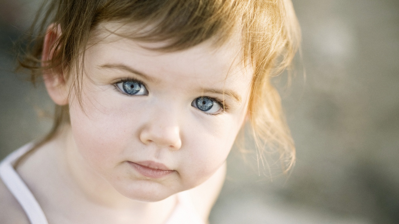 Детское личико обои