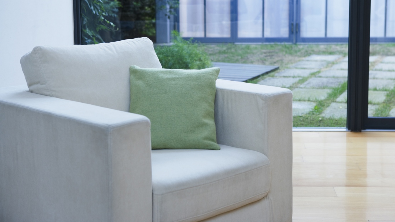 Кресло на даче обои