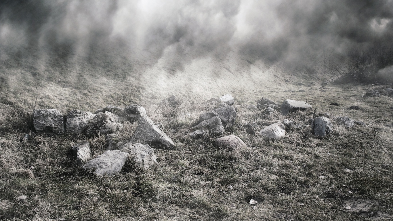 Камни под туманом обои