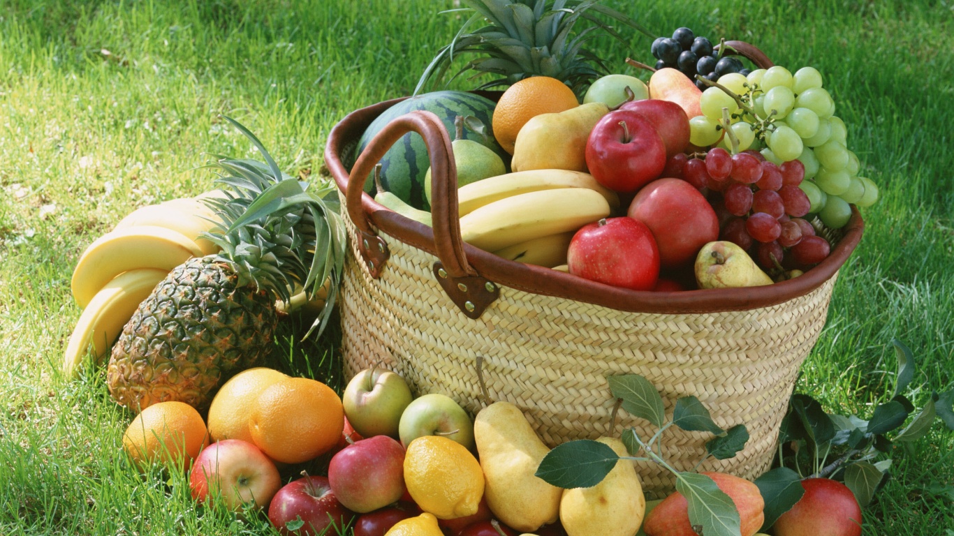 Корзина с фруктами обои